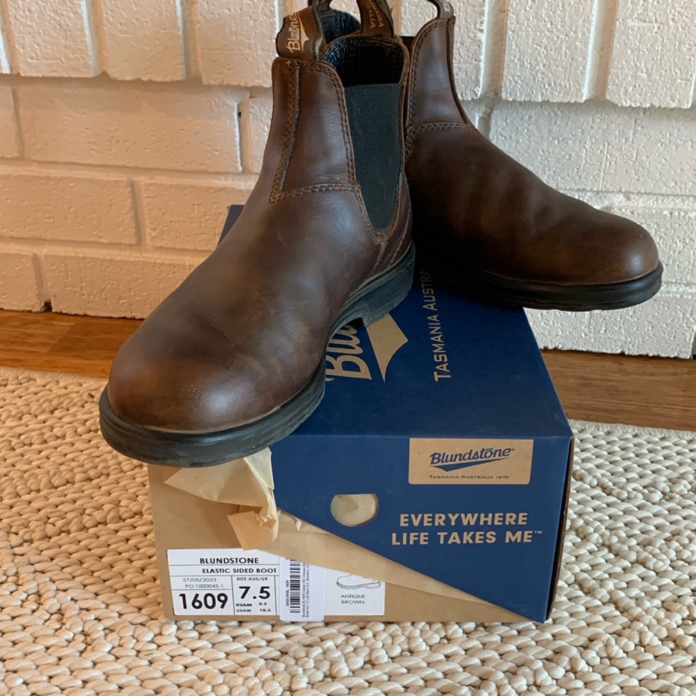Blundstone 1609 AU 7.5 US men’s 8.5 Antique brown chelsea pull on boot
